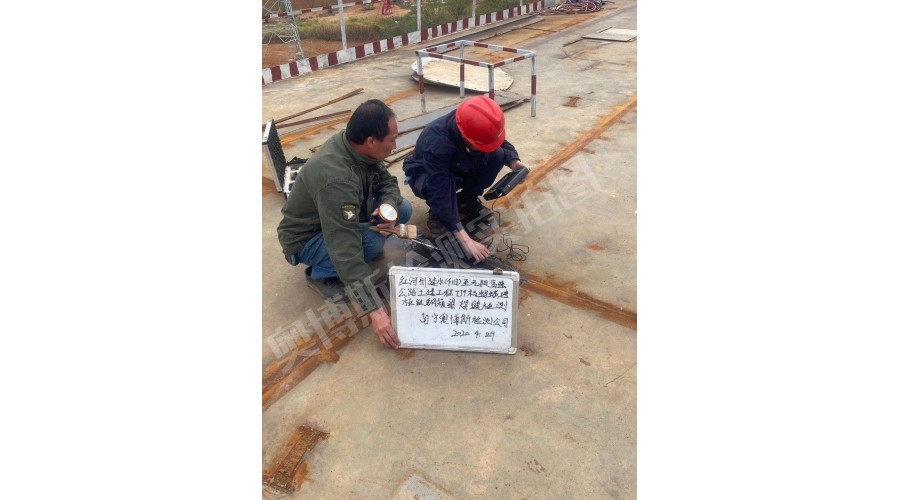 云南，紅河州建水至元陽高速公路土建工程，螞蝗塘匝道鋼箱梁焊縫檢測現(xiàn)場作業(yè)